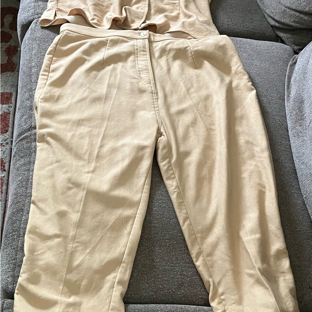 Indulgence Cream Outfit Relaxed Fit Versatile